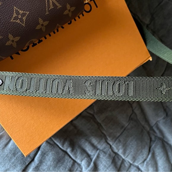 100% Authentic Louis Vuitton Felicie Strap and Go in AMAZING Condition! - Picture 7 of 13